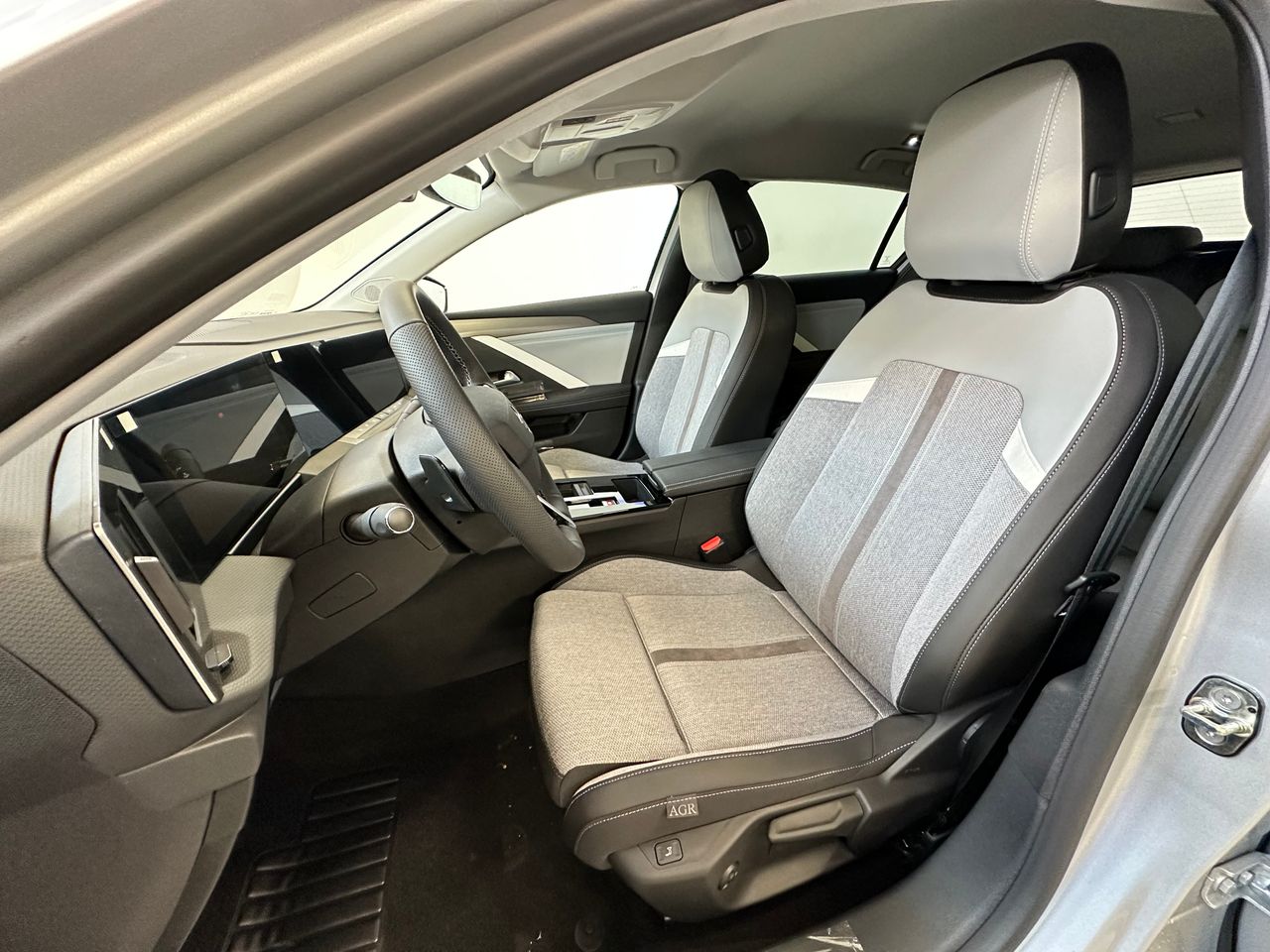 Zunanja slika - Opel Astra - 1.2T Elegance | BOGATO OPREMLJENA | UGODNO - 7