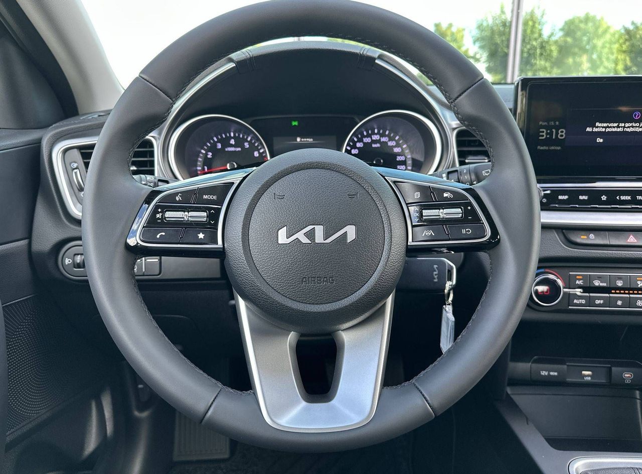 Zunanja slika - KIA Ceed - SW 1.5 T-GDi LX Champion+ ISG. MT... - 13