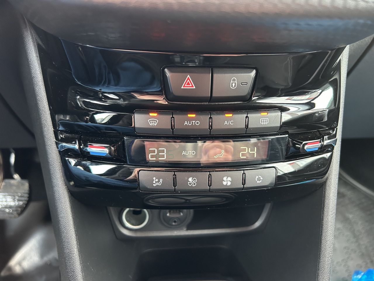 Zunanja slika - Peugeot 2008 - Allure 1,2 PureTech - 11