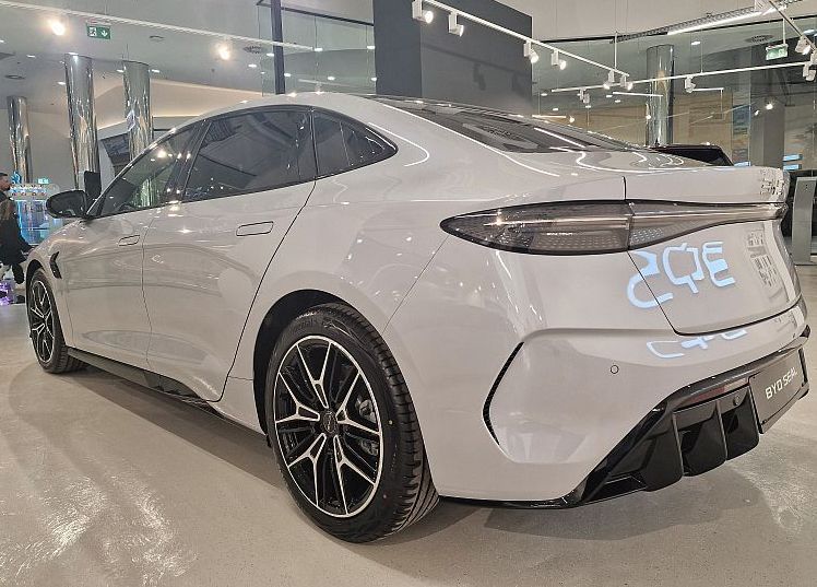 Zunanja slika - BYD SEAL - EXCELLENCE AWD 82.5 kWh 390kW - doseg 520km  3.8s - 4