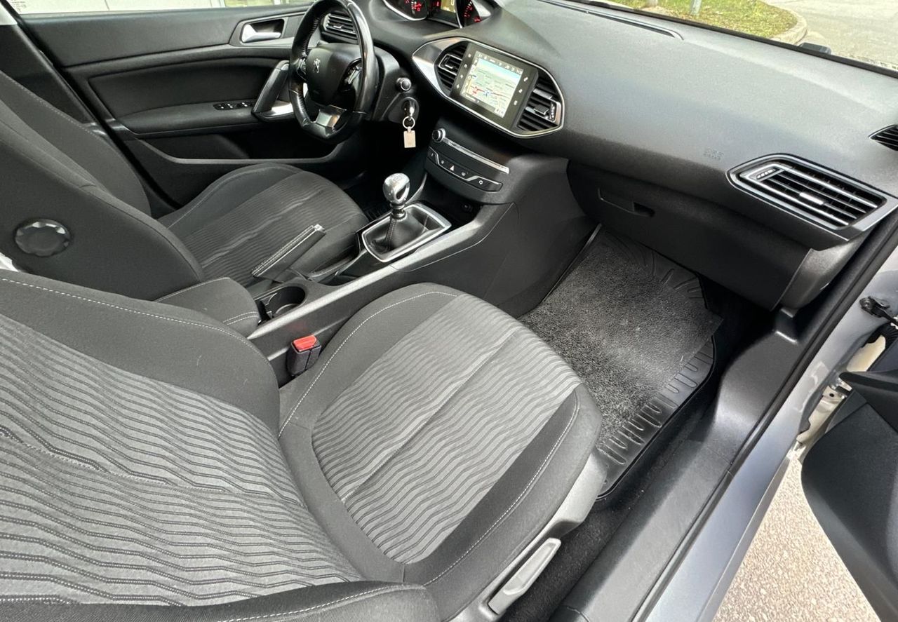 Zunanja slika - Peugeot 308 - NAVIGACIJA-TEMPOMAT-MULTIFUNKCIJA-ALU-PARK SENZOR - 6