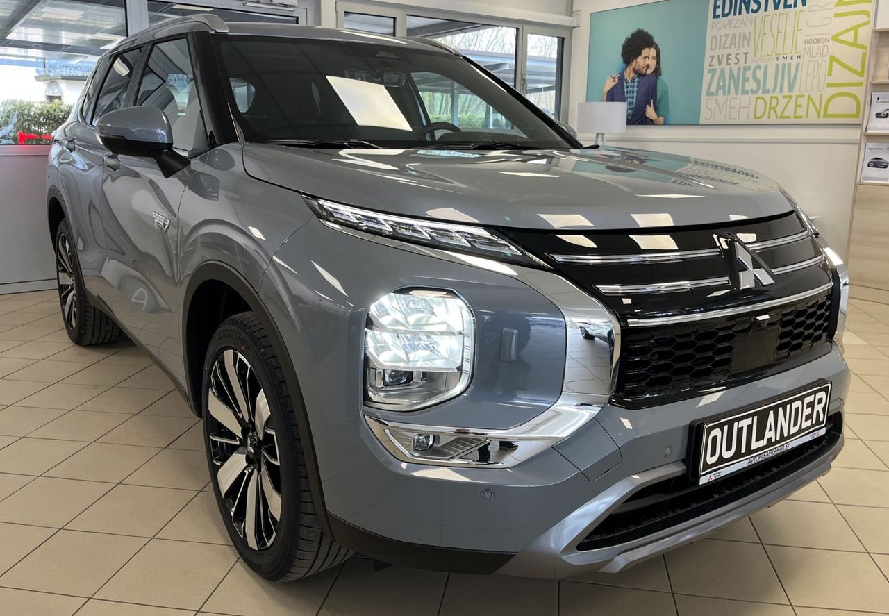 Zunanja slika - Mitsubishi Outlander - 2.4 PHEV Intense Auto - 7.000 EUR AKCIJA - - 1