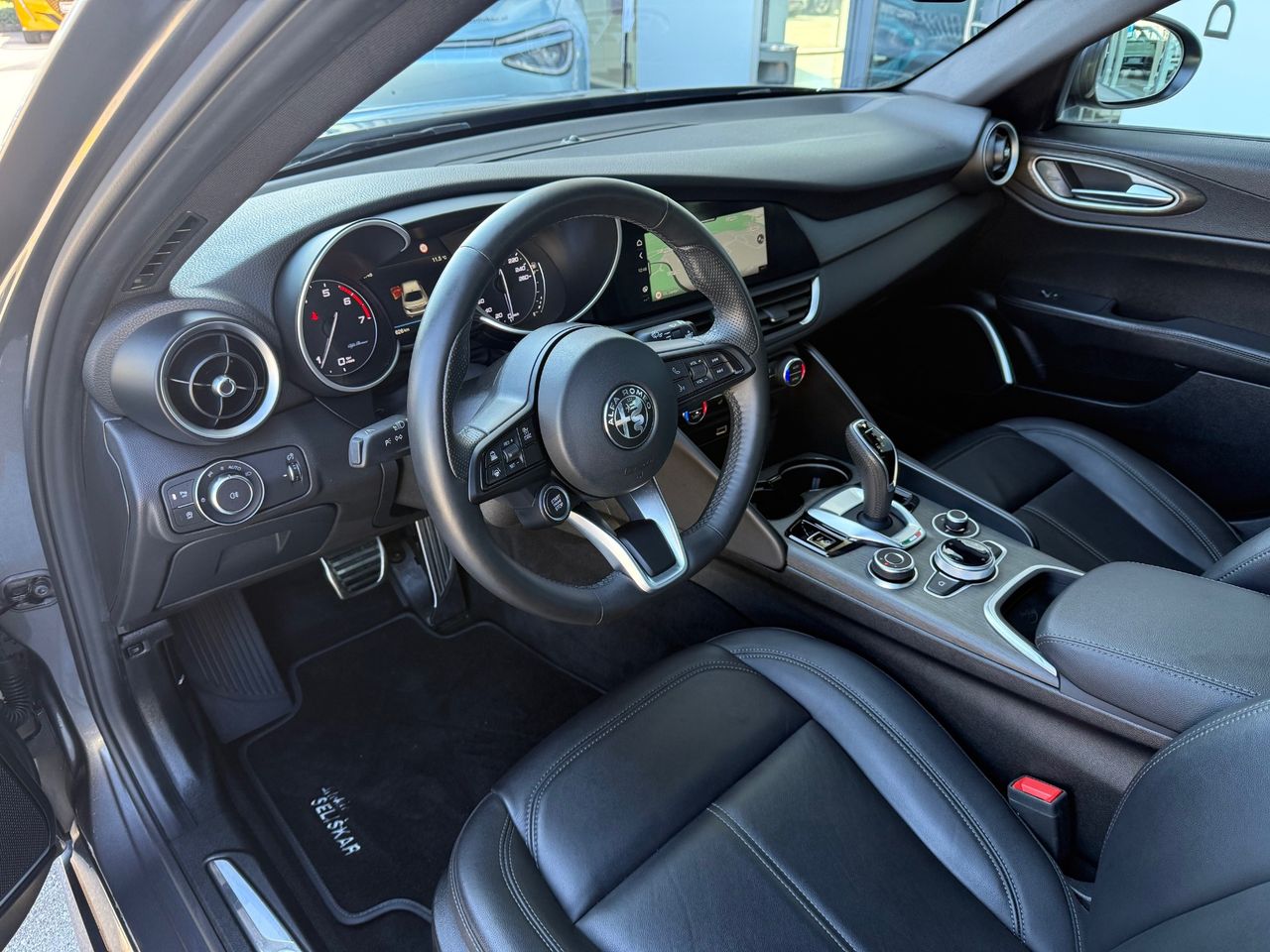 Zunanja slika - Alfa Romeo Giulia - 2.0 Turbo 280 Ti - AVTOMATIK + POTRJENA SERVISNA - 14