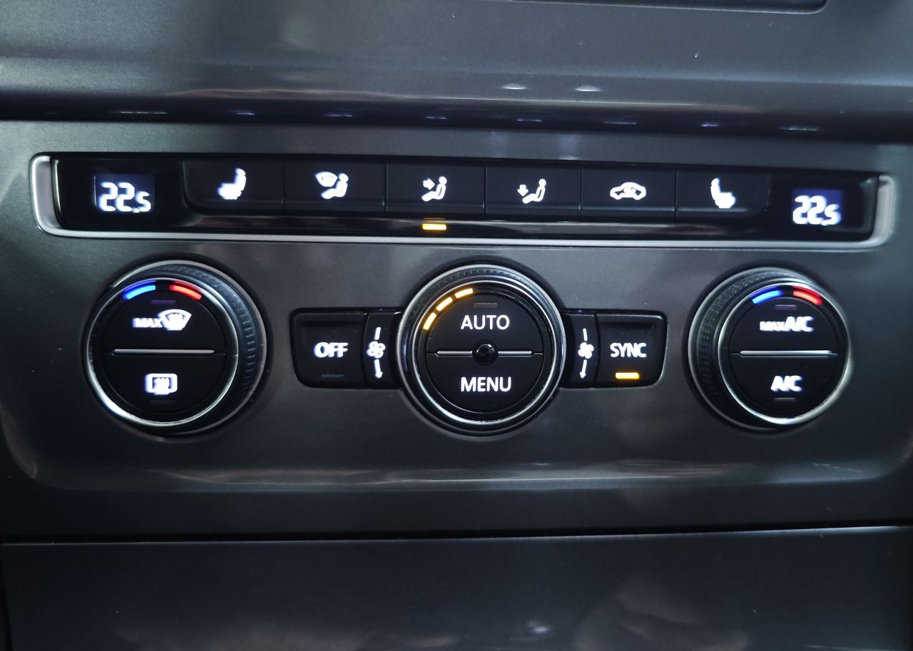 Zunanja slika - VW Golf - Variant 1.6TDI BMT 4MOTION Alltrack 81kW NAVI ALU XENON - 14