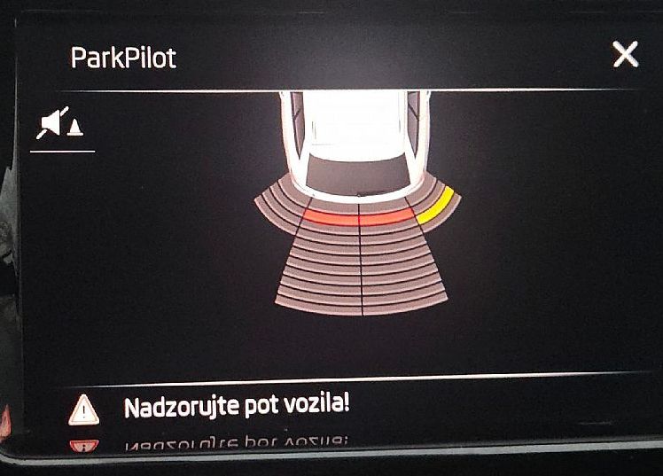 Zunanja slika - Škoda Fabia - Combi 1.0 TSI 95ks °16-COL° LED °PARK.SENZORJI° - 11