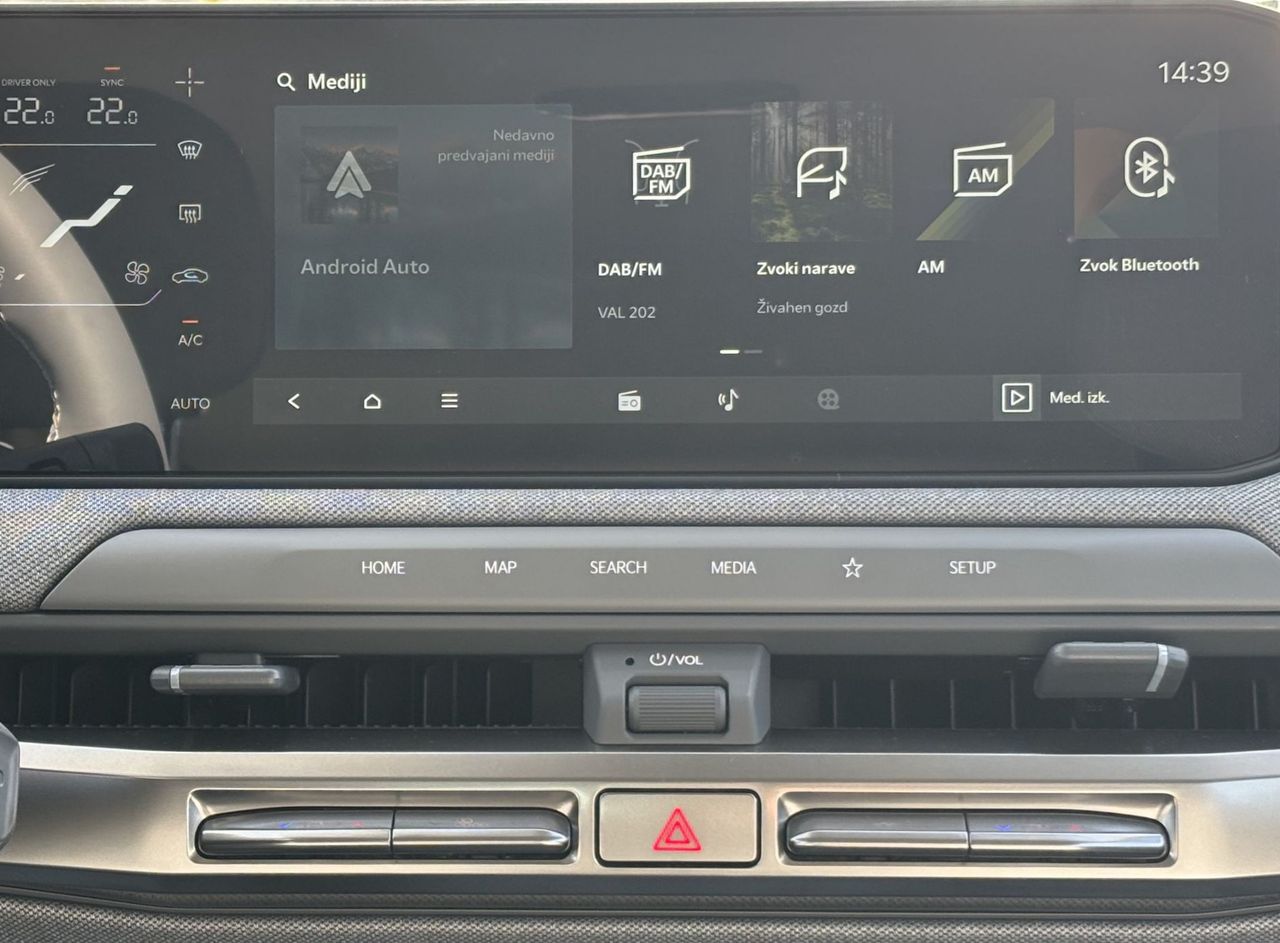 Zunanja slika - KIA EV3 - 58.3 kWh baterija. 150 kW  204 KM  Sky - 16