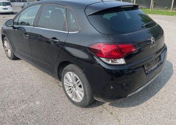 Zunanja slika - Citroën C4 - 1.2 PureTech 110 Feel.VELIK SERVIS.SAMO 103.000 KM - 8