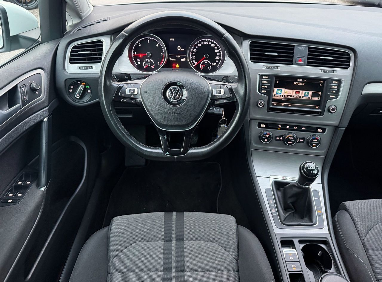 Zunanja slika - VW Golf - 2.0 TDI 4MOTION R-LiNE SLO.VOZILO LED XENON - 19