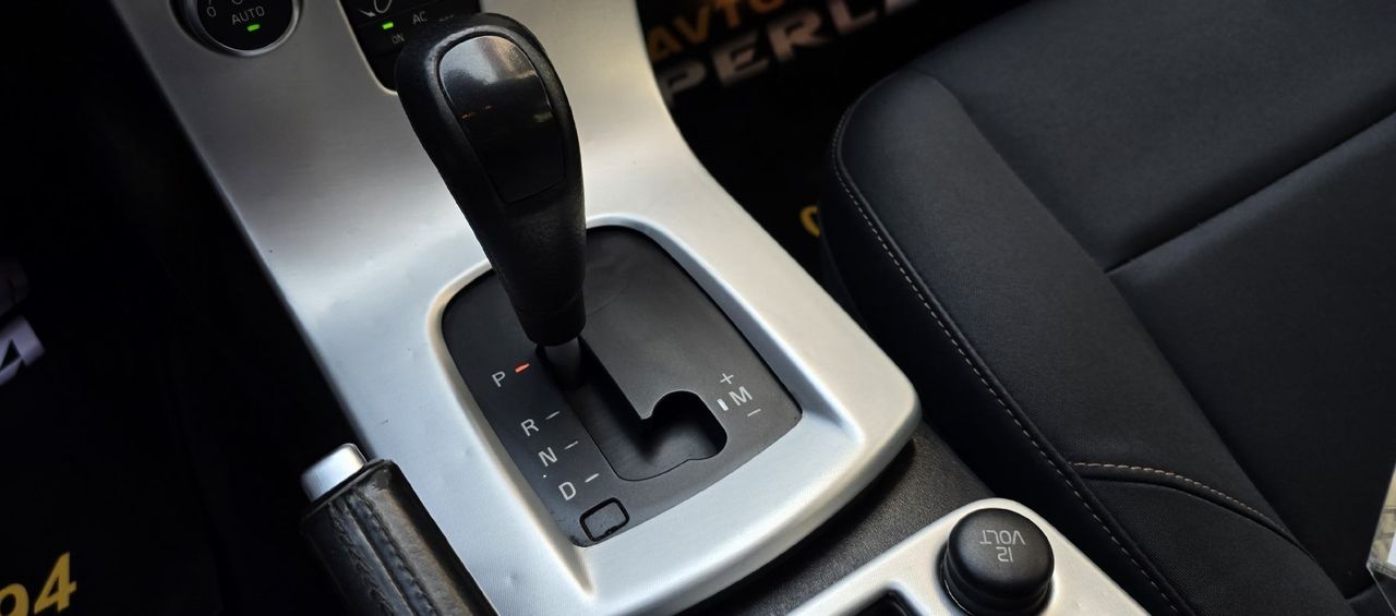 Zunanja slika - Volvo V50 - D3 Auto BUSINESS EDITION-ODLIČEN-5 VALJNI MOTOR - 15