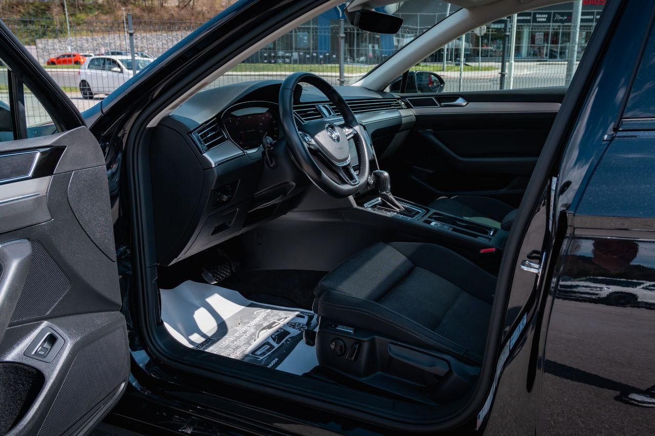 Zunanja slika - VW Passat - Variant 2,0 TDI BMT Connect DSG - 8