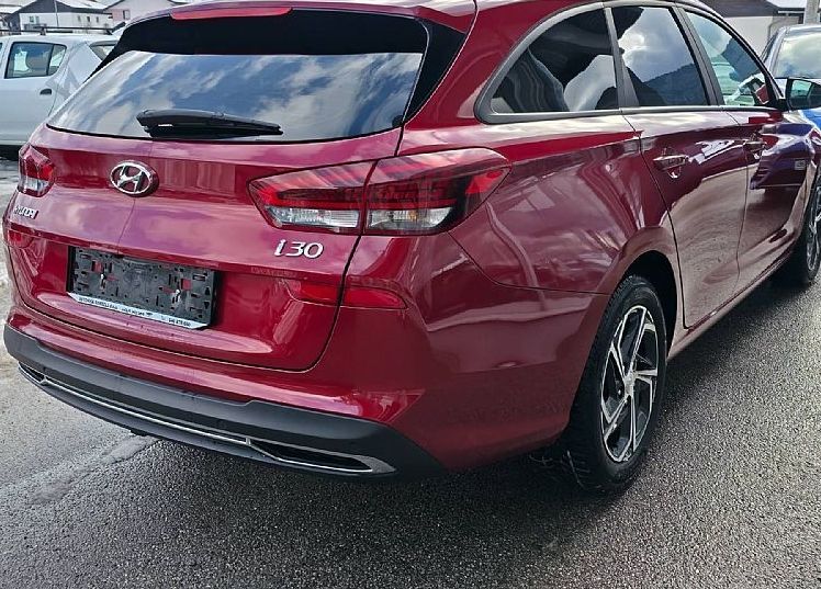 Zunanja slika - Hyundai i30 Wagon - 1.5 T-GDI 160 MHEV I-MT STYLE - 4