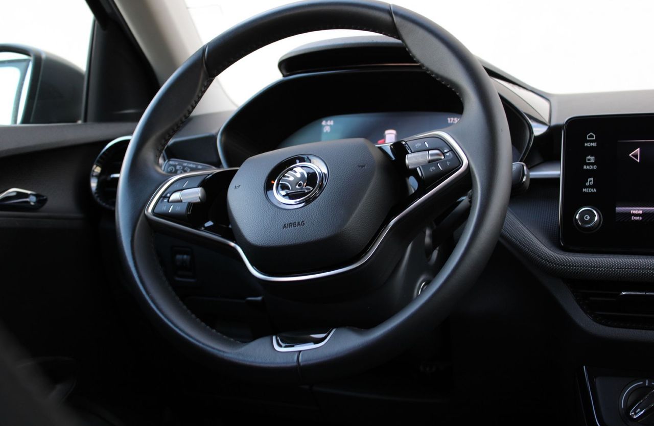 Zunanja slika - Škoda Fabia - Selection 1.0 TSI LED TEMPO PDC ALU 16 LANE ASS - 13