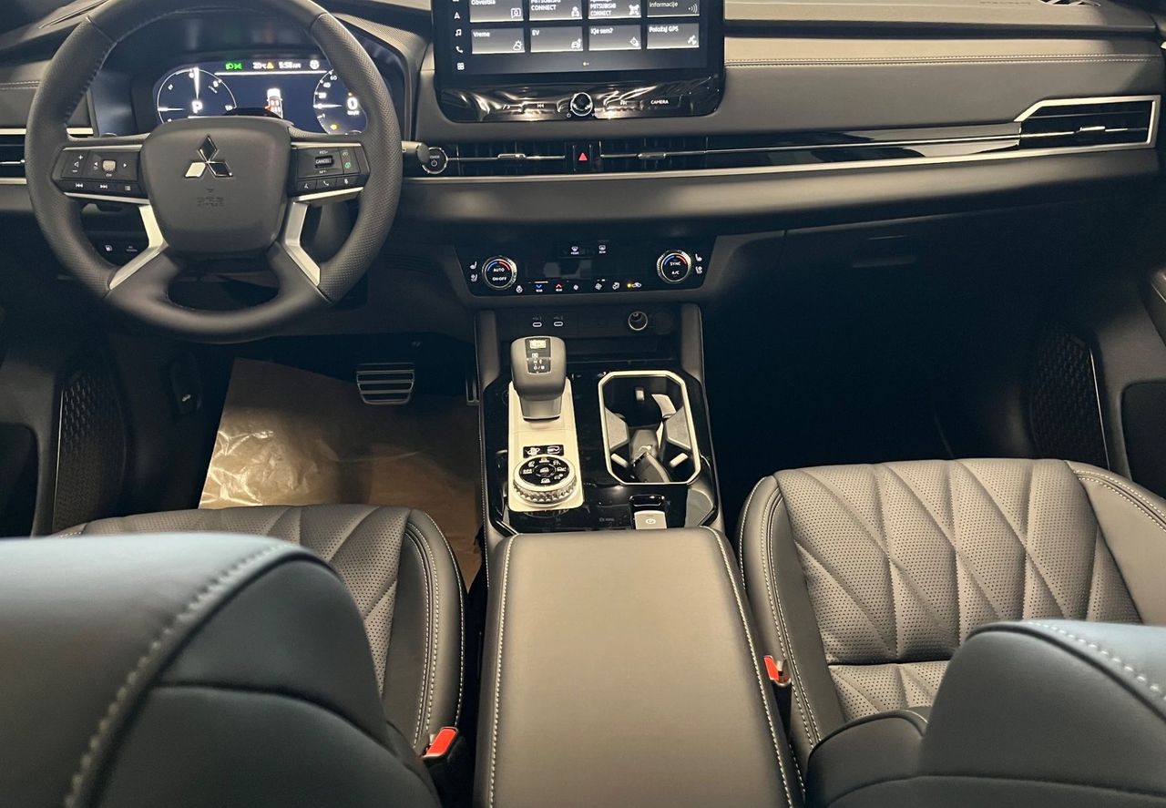 Zunanja slika - Mitsubishi Outlander - Black Edition PHEV 4WD 2.4  Avt. - NA ZALOGI - - 8