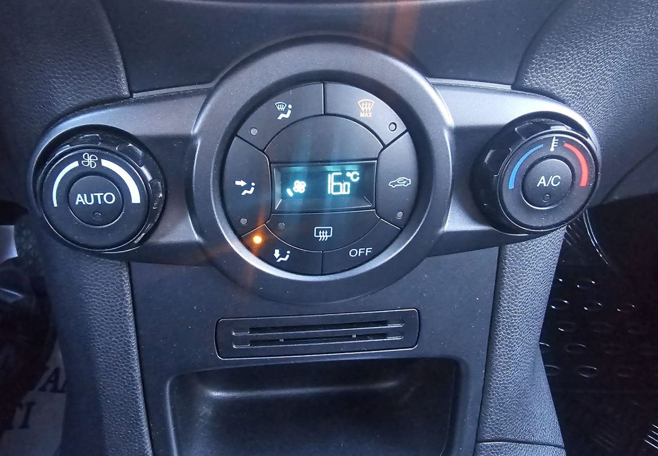 Zunanja slika - Ford Fiesta - 1.4 Trend|SLO|multifunkcija|AVTOklima|bluetooth|USB - 11