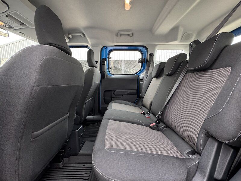 Zunanja slika - Ford Tourneo Courier - 1.0 ECOBOOST 125KM TREND SLO 1.LAST. V JAMSTVU - 9