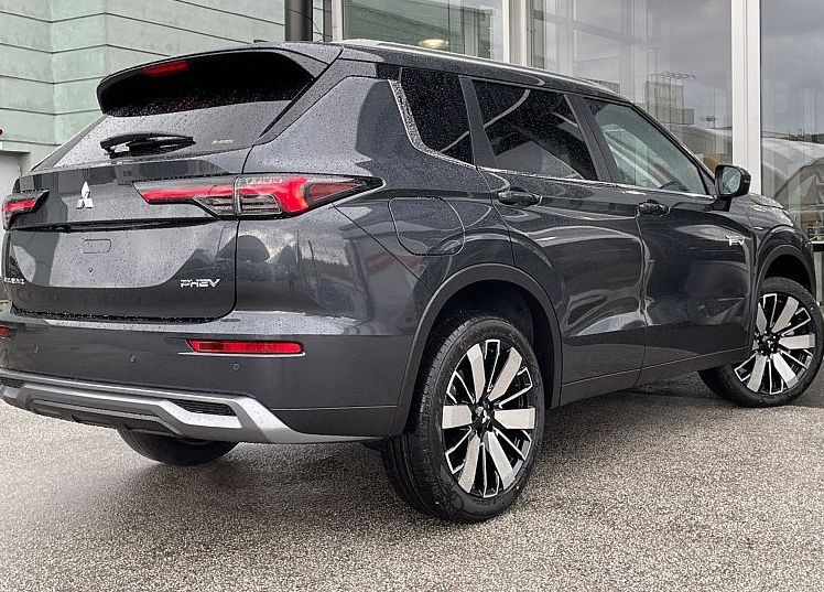 Zunanja slika - Mitsubishi Outlander - PHEV 4WD 2.4 Intense Avt. AKCIJA - 5