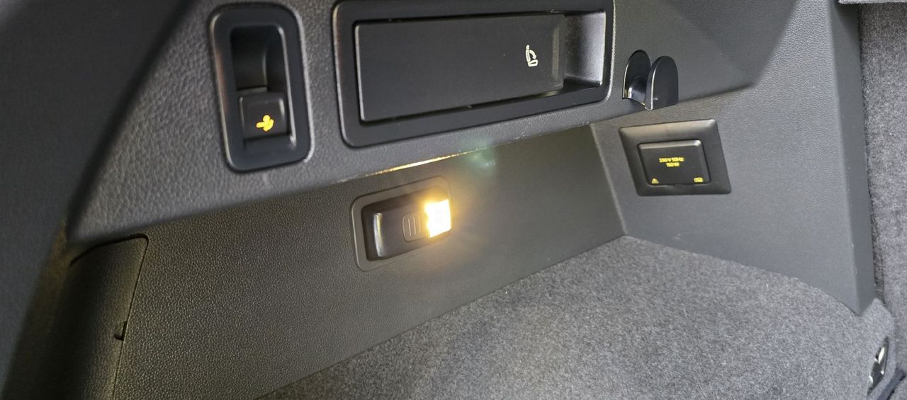 Zunanja slika - VW Tiguan - 2.0 TDI DSG HIGHLINE-VIRTUAL-MATRIX-CAMERA-NEMŠKI - 18