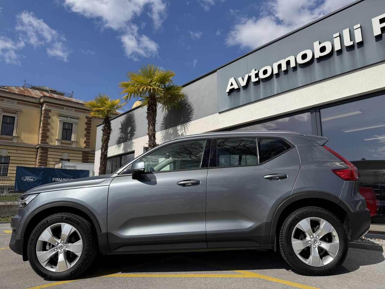 Zunanja slika - Volvo XC40 - 2.0 TD 150KM D3 MOMENTUM-LED-HARMAN KARDON-NAVI - 4