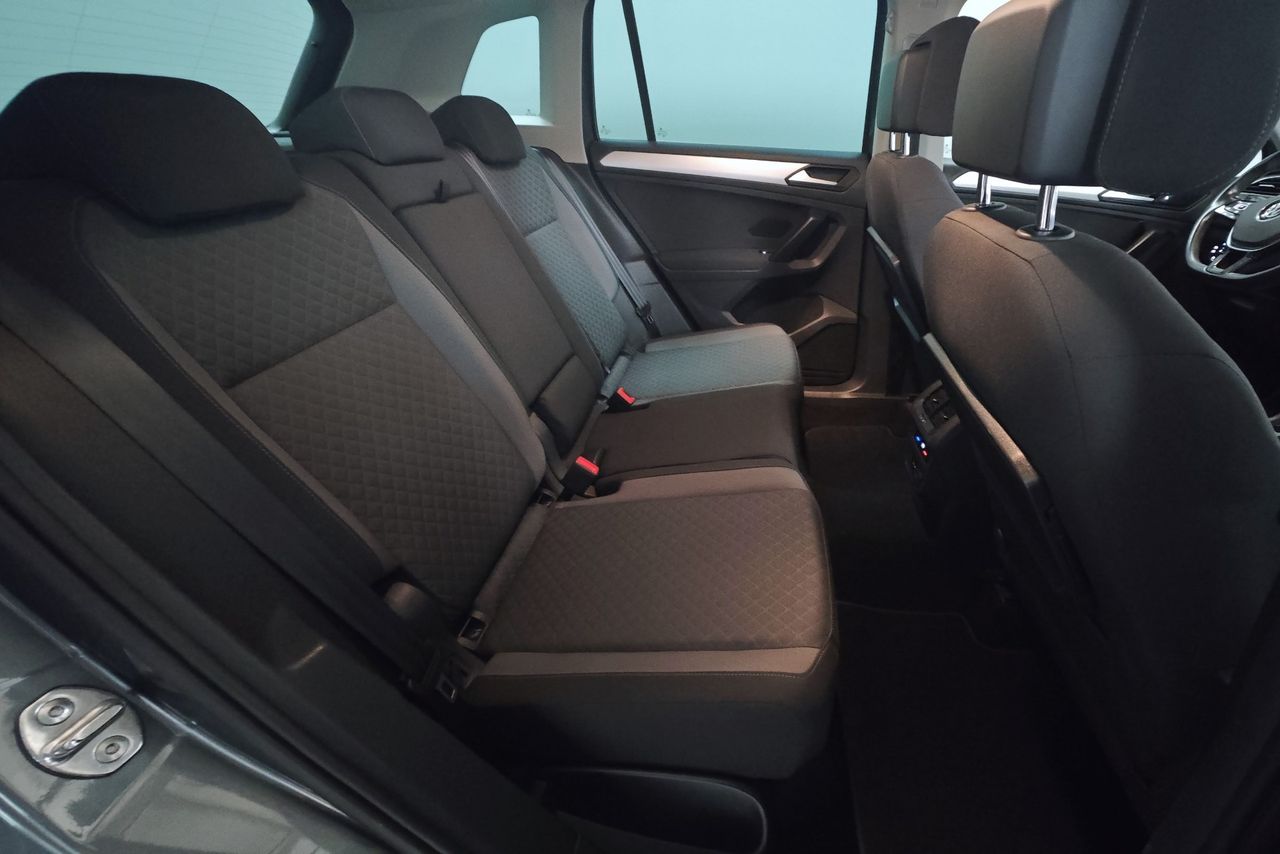 Zunanja slika - VW Tiguan - 2.0 TDI SCR BMT Comfort Edition 110kW DSG NAVI ACC - 16