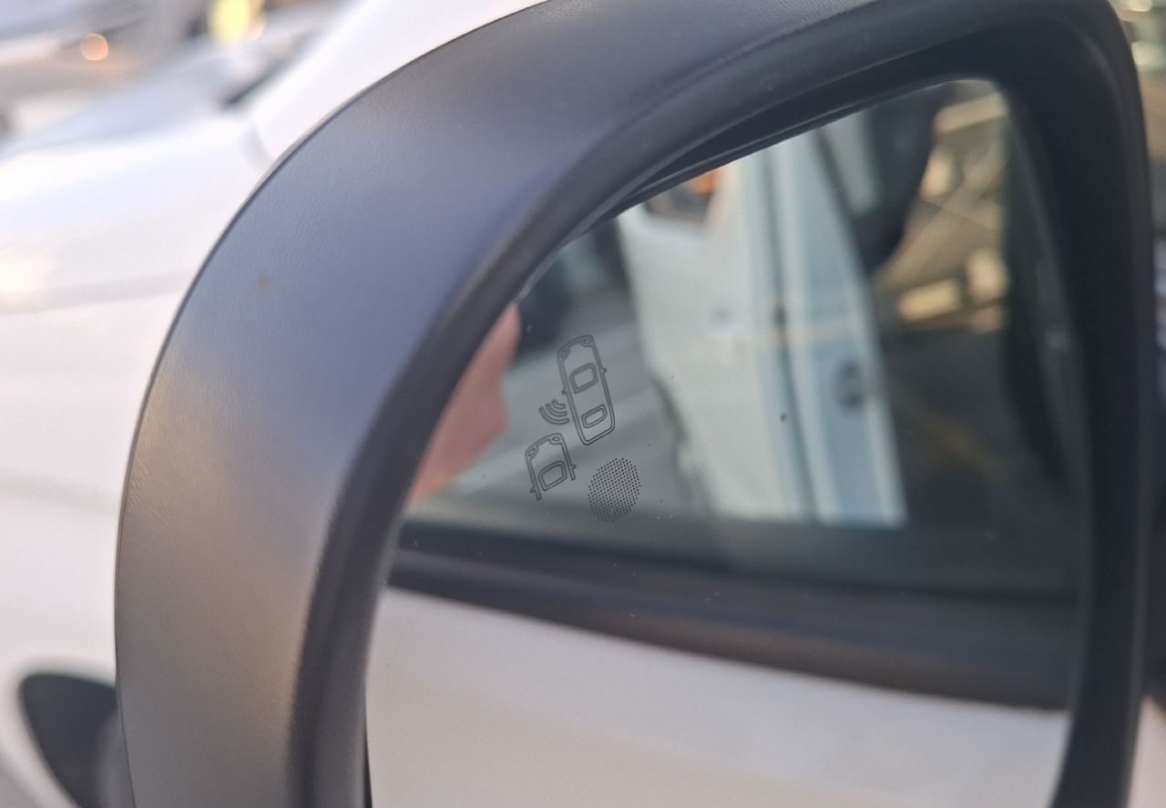 Zunanja slika - Opel Combo - 1.5 HDI 96KW SERVISNA ZGODOVINA + MALO KM - 15