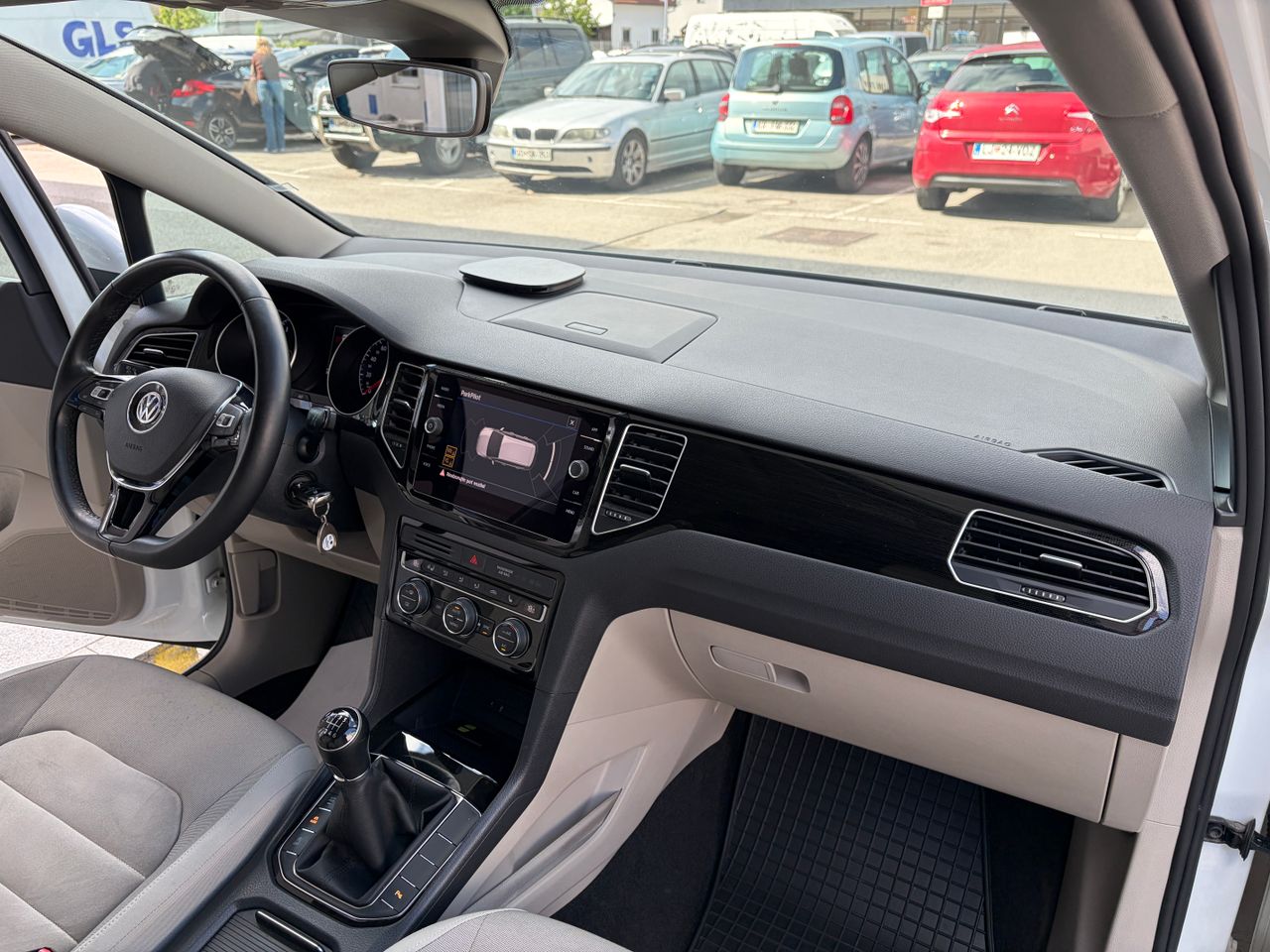 Notranja slika - VW Golf - VW - 28