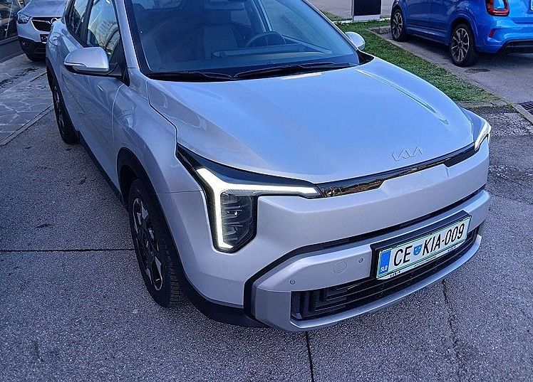 Zunanja slika - KIA Stonic - 1.0 T-GDi 73.6 kW  100 KM  PULSE DCT+ZIMSKE GUME - 4