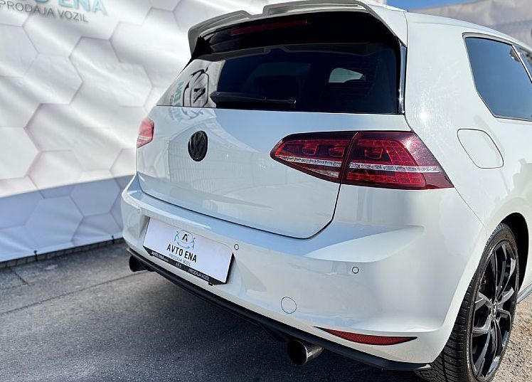 Zunanja slika - VW Golf - 2.0 GTI DSG - XENON - PDC - GRETJE - DYNAUDIO - 3