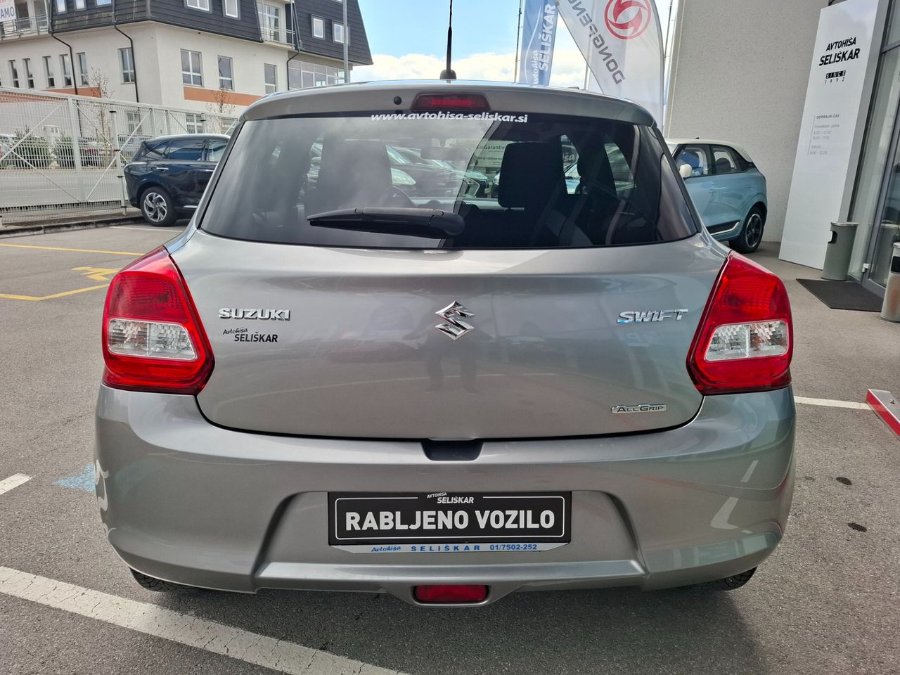 Zunanja slika - Suzuki Swift - 1.2 4WD - SLOVENSKI + 1. LASTNIK + POTRJENA KNJIGA - 12