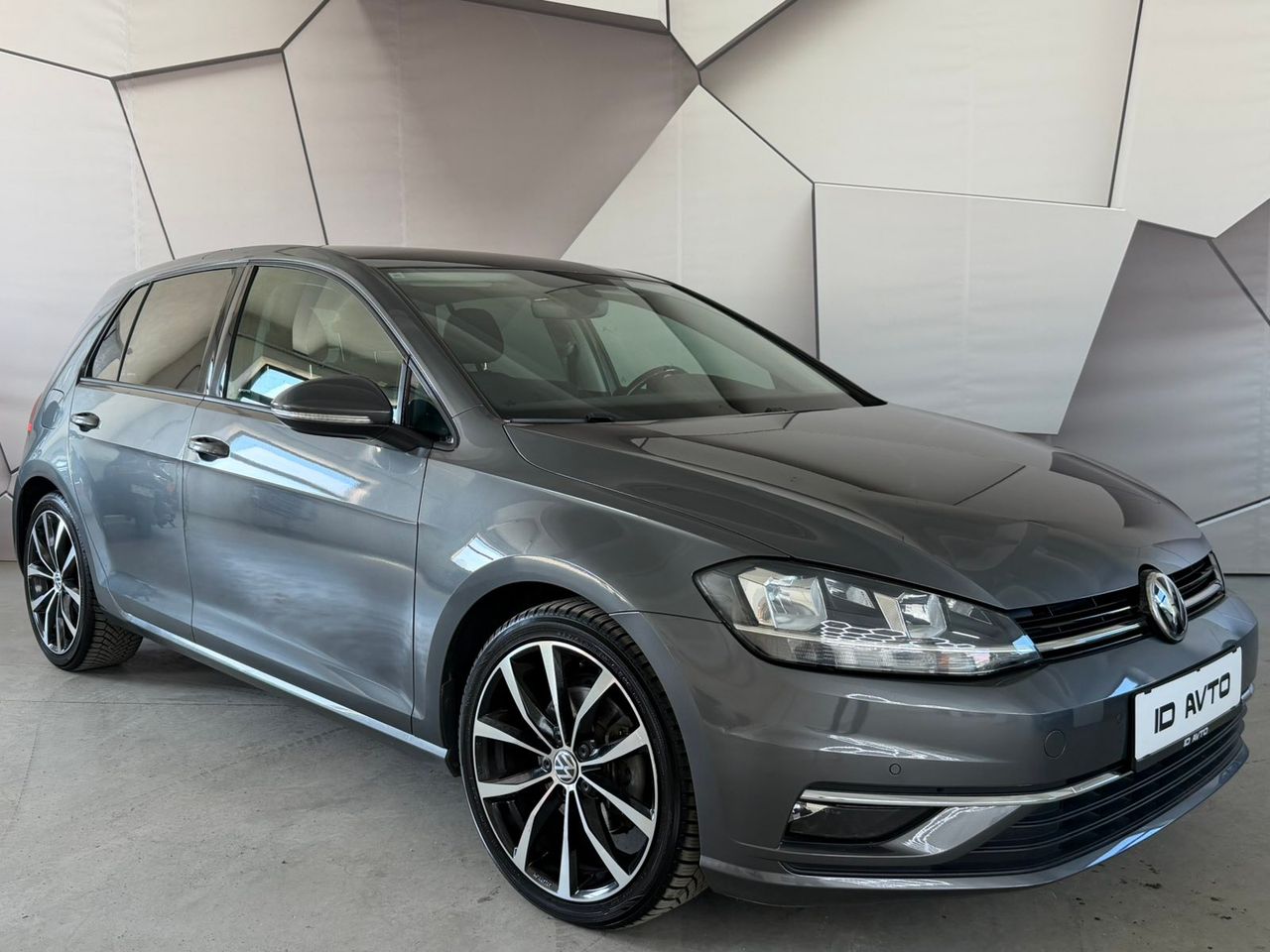 Zunanja slika - VW Golf - 2,0 TDI BMT 40 let - 2