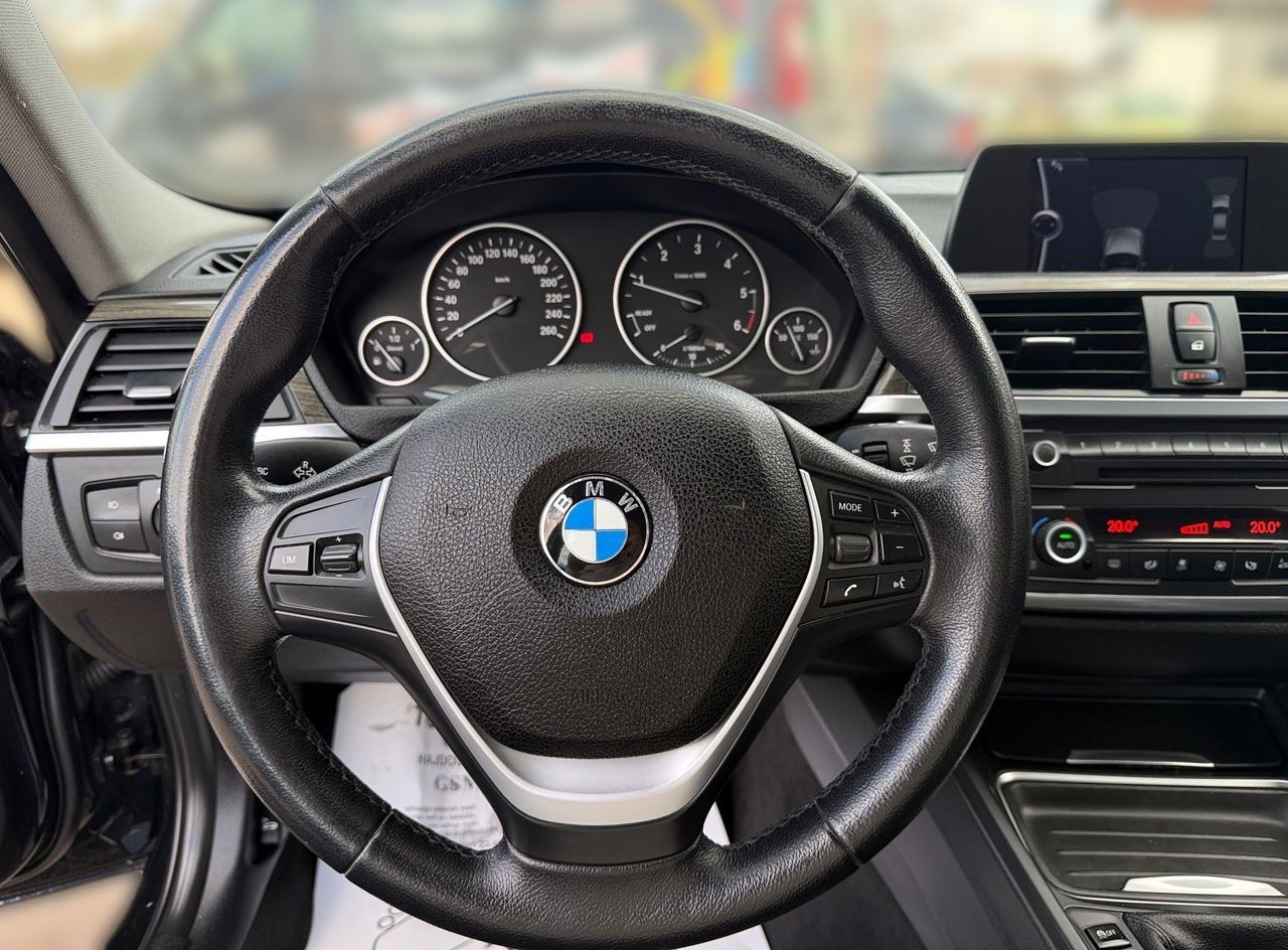 Zunanja slika - BMW Serija 3 - : 318d LUXURY LINE XENON PDC NAVIGACIJA - 13