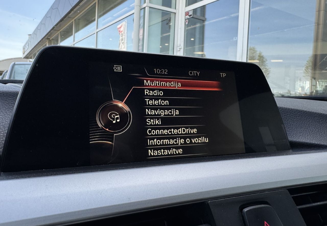 Zunanja slika - BMW Serija 3 - Touring: 318d AUT alu-pdc-navi-acc-gretje sedežev-servis - 8