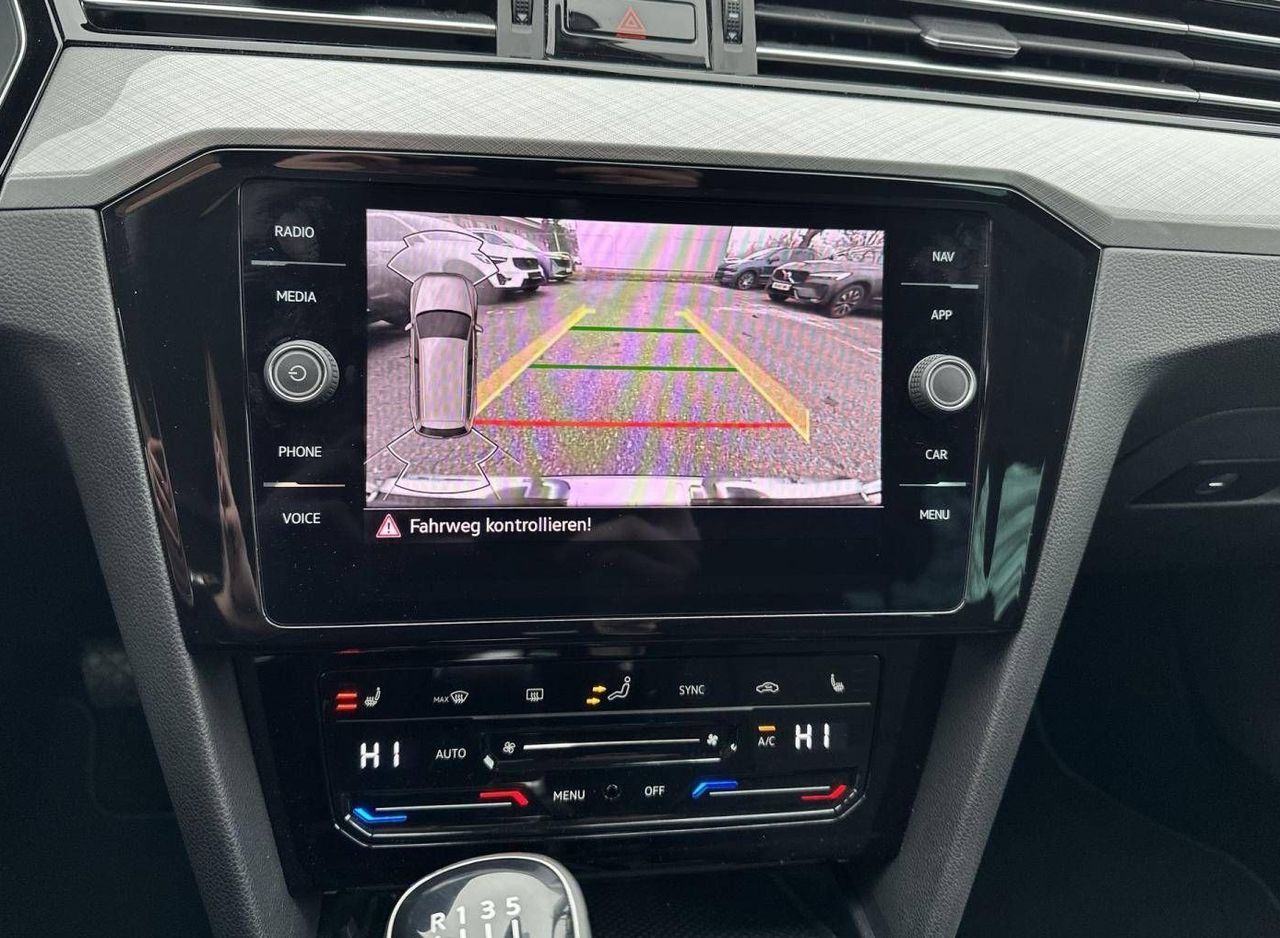 Zunanja slika - VW Passat - Variant 2.0 TDI BMT KAMERA ACC MTRVI KOT GRETJE SED+VOLAN - 14