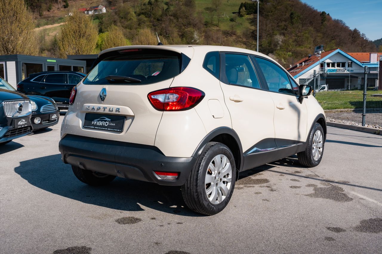 Zunanja slika - Renault Captur - TCe 90 Energy Iconic Start&Stop - 4