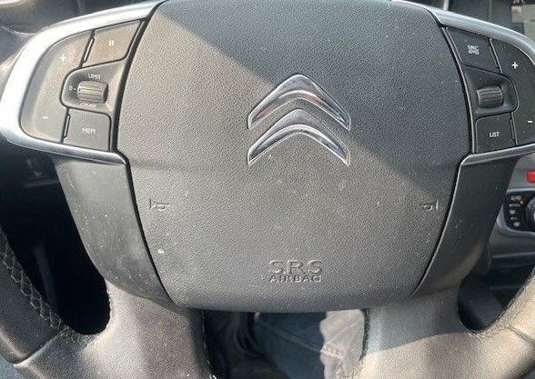 Zunanja slika - Citroën C4 - 1.2 PureTech 110 Feel.VELIK SERVIS.SAMO 103.000 KM - 4