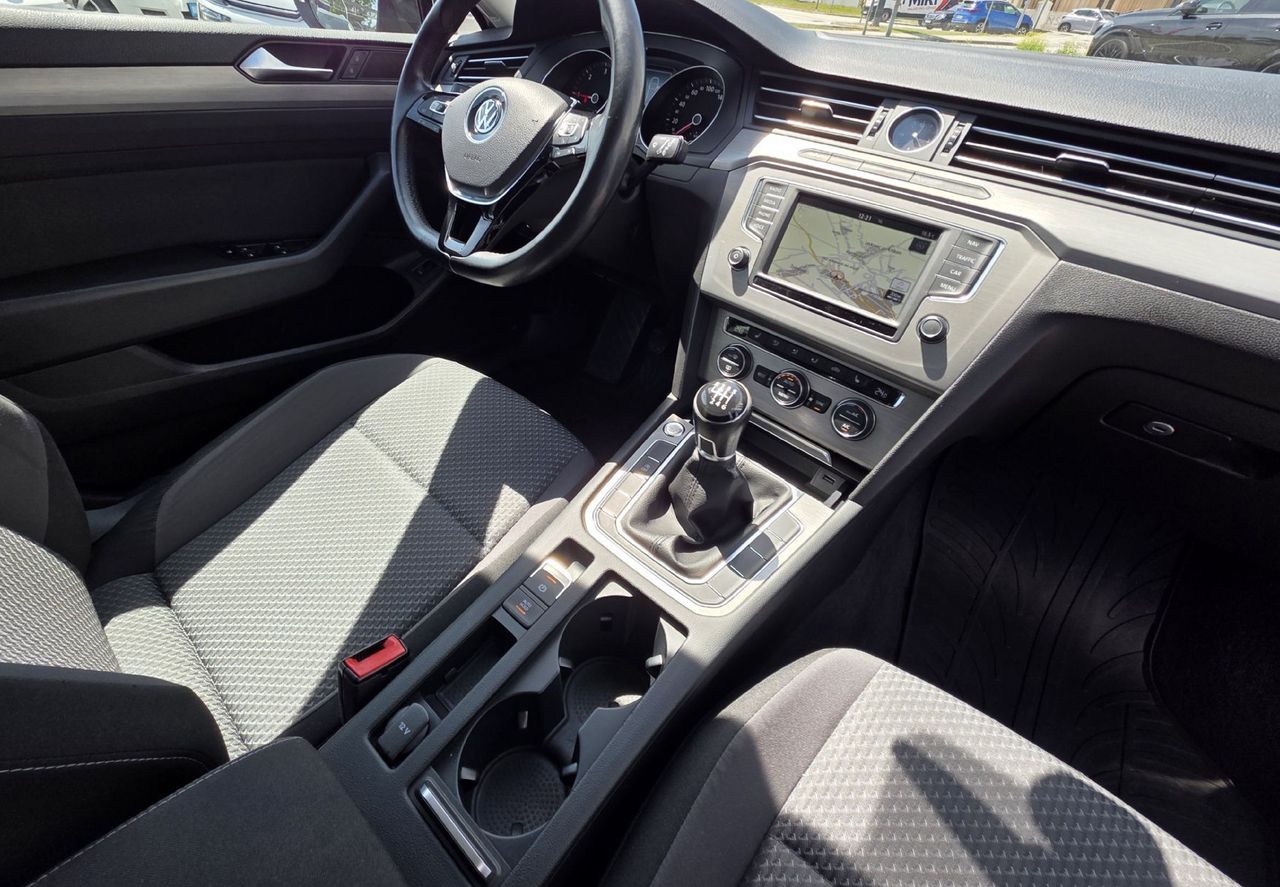 Zunanja slika - VW Passat - Variant 1.6 TDI BMT Comfortline.NAVI.GRETJE SEDŽEV. - 8