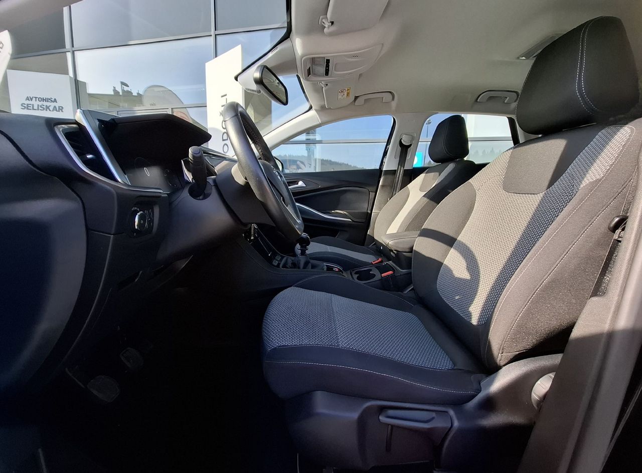 Zunanja slika - Opel Grandland - 1.2 TURBO 96KW - LEPO OHRANJEN - POTRJENA SERVISNA - 11