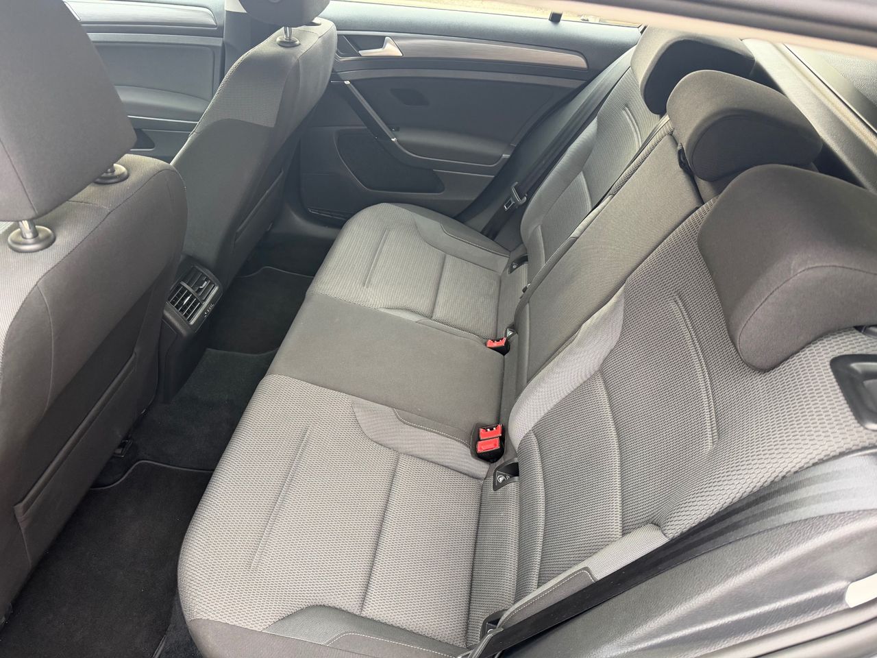 Zunanja slika - VW Golf - 1.6 TDI Comfortline 115PS SLOVENSKI PDC ALU16 - 12