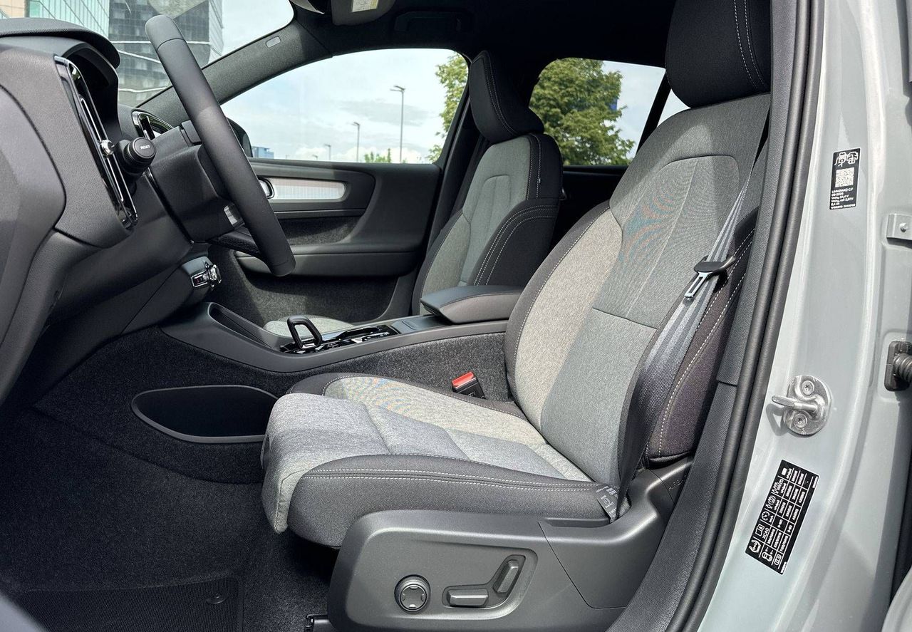 Zunanja slika - Volvo XC40 - B3P Plus Dark Avt - 9
