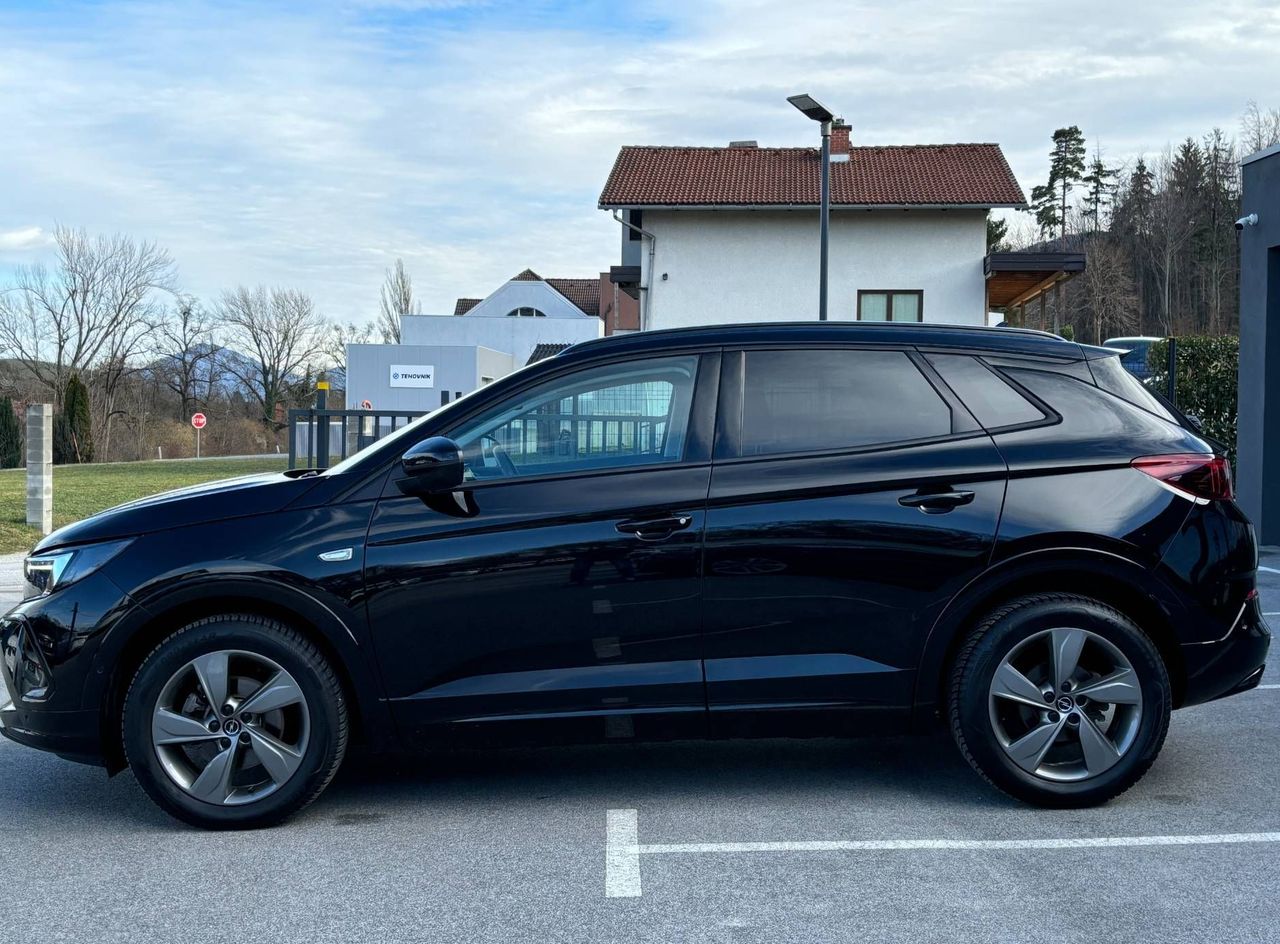 Zunanja slika - Opel Grandland - 1.2 TURBO GS LINE LED-KAMERA-NAVI - 5