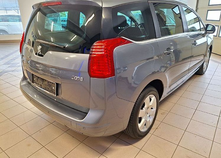 Zunanja slika - Peugeot 5008 - 1.6 16v 120 FAMILY-PANORAMA-SLO-SAMO 159000KM-... - 5