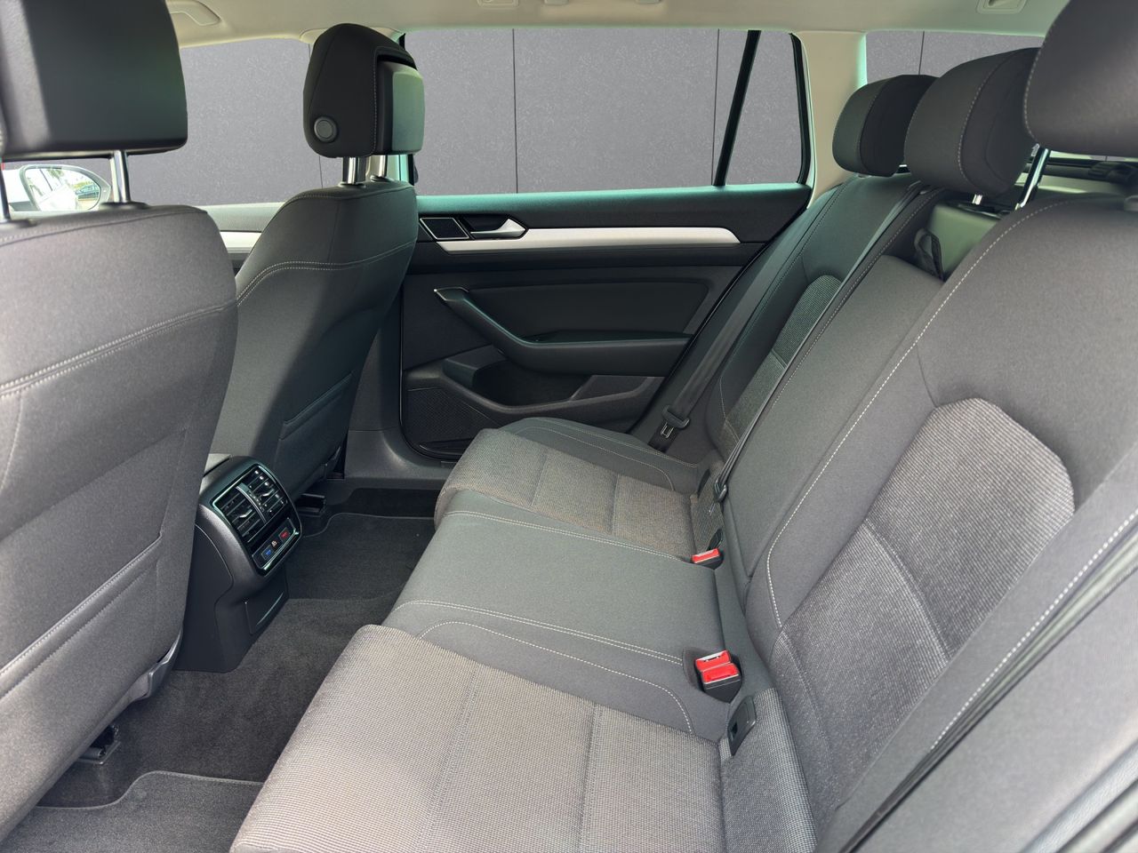 Zunanja slika - VW Passat - 2,0 TDI BMT Comfortline DSG - 7