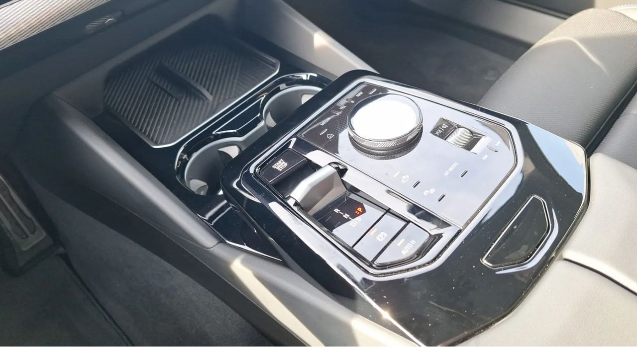 Zunanja slika - BMW Serija 5 - Touring: 530e xDrive M-Sport. SLO. iconic. vl. kljuka - 12