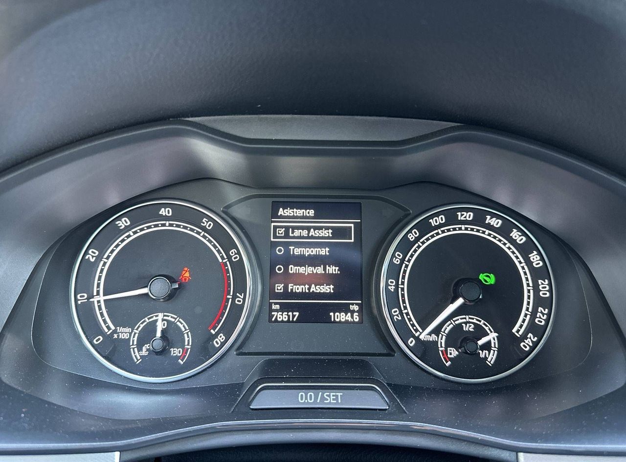 Zunanja slika - Škoda Kamiq - 1.0 TSI Sport  Volan+sedeži  Kamera - 14