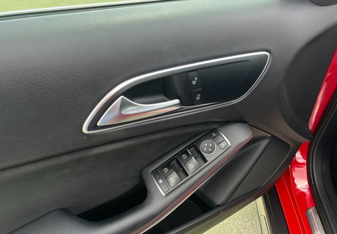 Zunanja slika - Mercedes-Benz GLA-Razred - GLA 200 d AMG Line Avt. NAVI. TEMPOMAT. F1 PRES. - 12