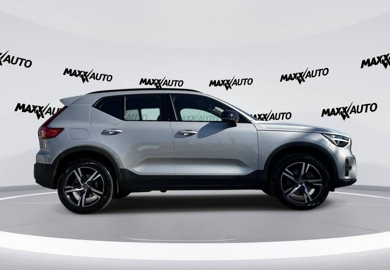 Zunanja slika - Volvo XC40 - B3P Plus Dark Avt - 3