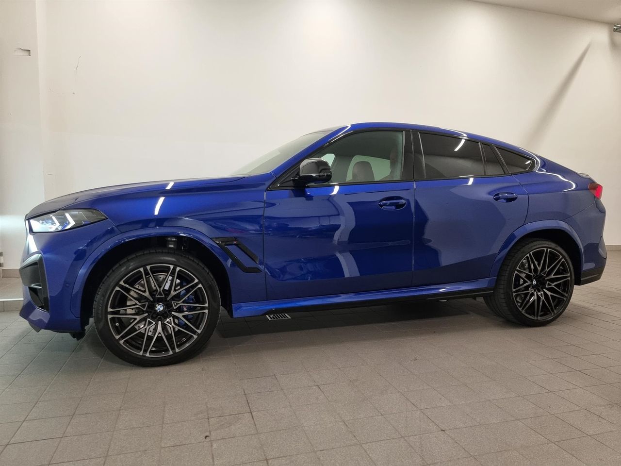 Zunanja slika - BMW X6 - M Competition - 3
