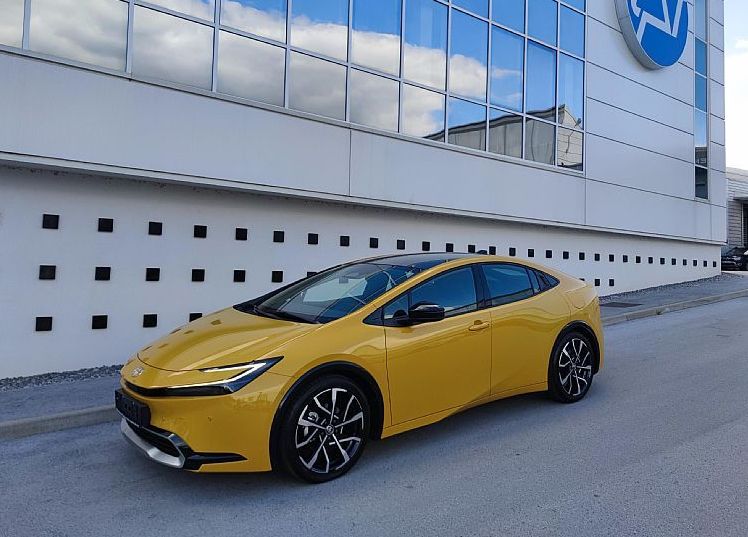 Zunanja slika - Toyota Prius - PLUG-IN HYBRID ELECTRIC PREMIUM - 1