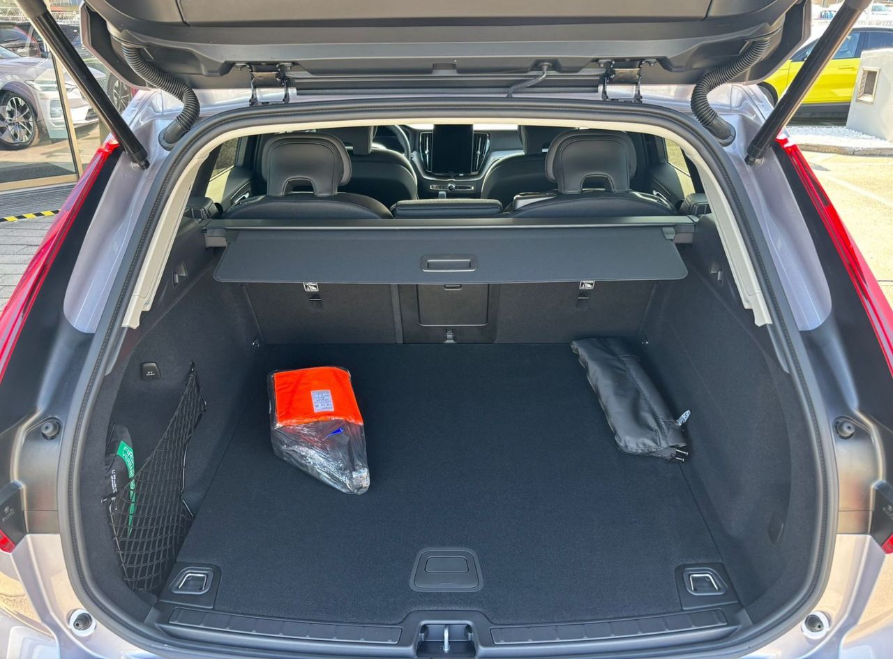 Zunanja slika - Volvo XC60 - B5 AWD Mild hybrid Petrol - 6