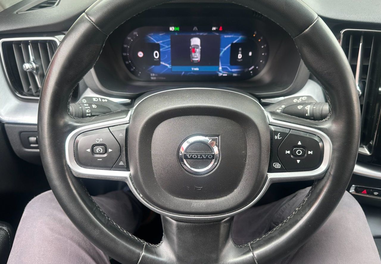 Zunanja slika - Volvo XC60 - B4D Momentum Pro 4X4.AVT. USNJE. TEMPOMAT. LANE AS - 13