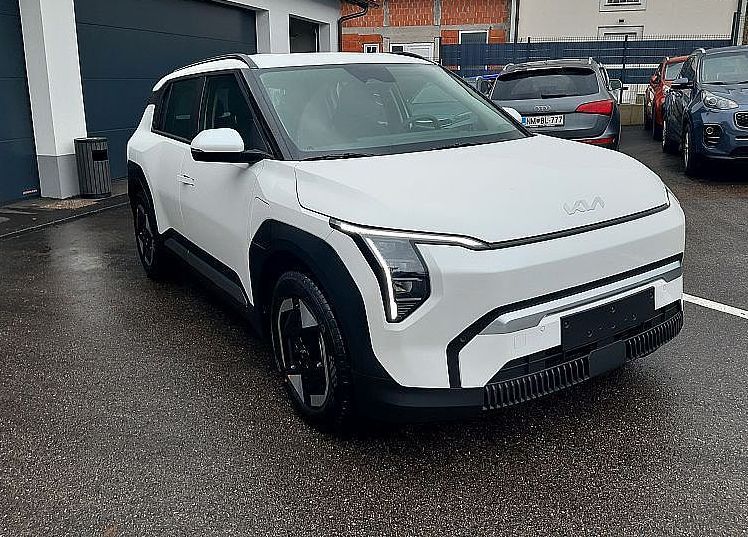 Zunanja slika - KIA EV3 - STAR 58.3 kWh baterija.doseg do 436km - 2